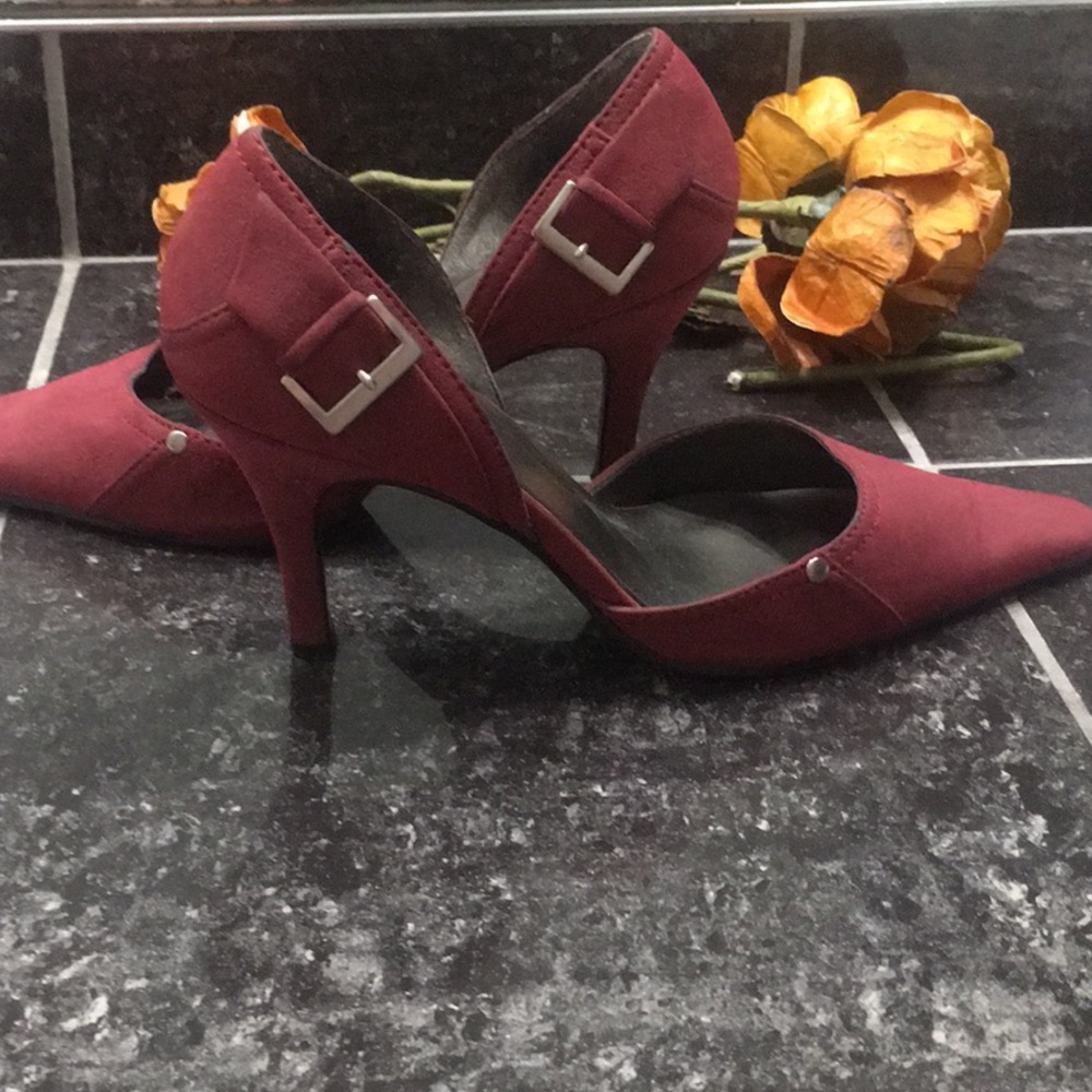 🛍👠Gloria Vanderbilt Heels